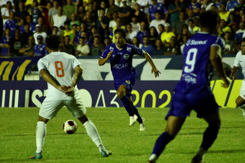 São José é superado pelo Desportivo Brasil na noite desta quarta-feira ...