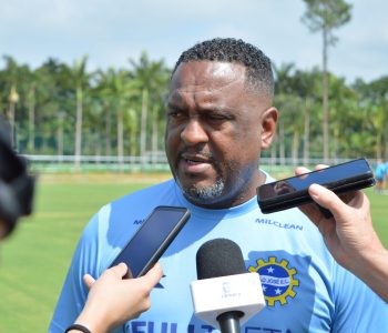 Técnico Jorge Castilho atendeu os jornalistas no treino desta quinta (foto: Celso Gomes SJEC)
