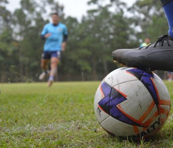 Último treino no CT da Lusa em São Paulo foi sob garoa (Foto: Celso Gomes SJEC)
